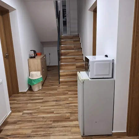 Gasthuis Bubo & Restaurant Moravany