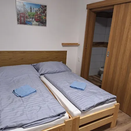 Gasthuis Bubo & Restaurant Moravany