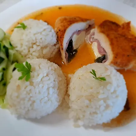 Bubo & Restaurant Гостевой дом Moravany