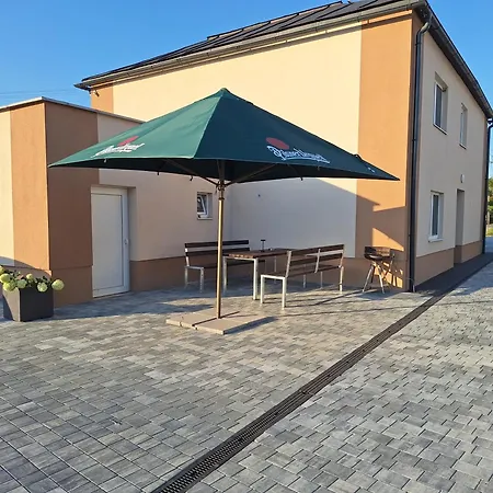 Bubo & Restaurant Moravany